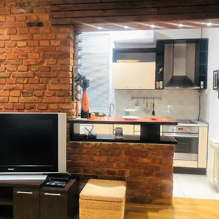 Cozy One-bedroom Апартаменты *