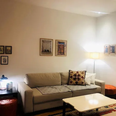 Cozy One-bedroom Апартаменты