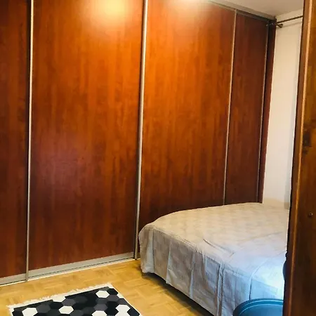Cozy One-bedroom Апартаменты